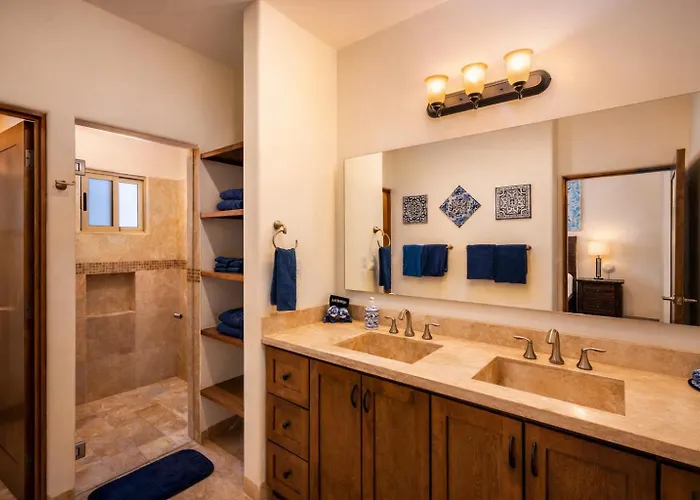 Mesmerizing Ocean & Arch Views King Beds Pool Luxury Family Friendly